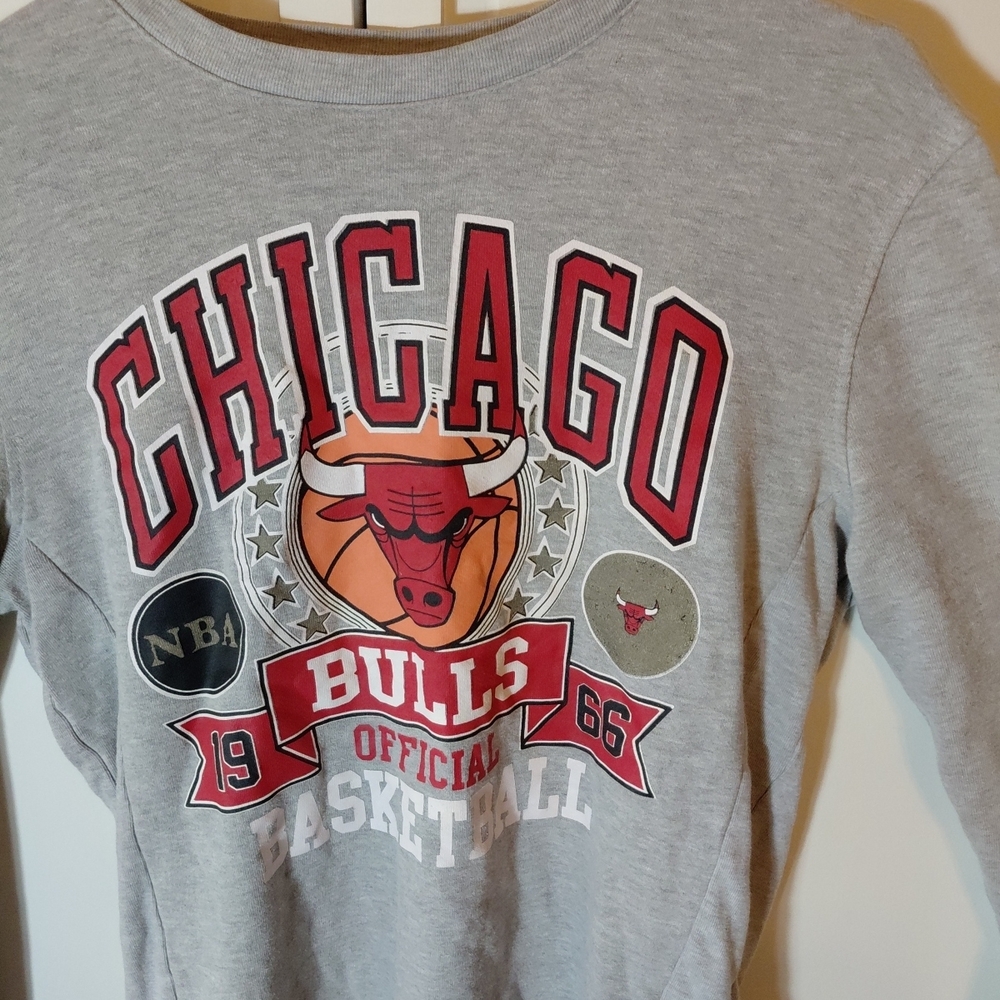 Chicago Bulls Gray Crewneck Sweater